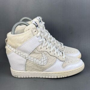 Nike White and Cream Athletic Shoes